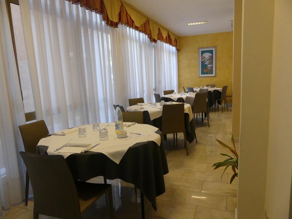 Hotel Madison Лидо-ди-Езоло Экстерьер фото